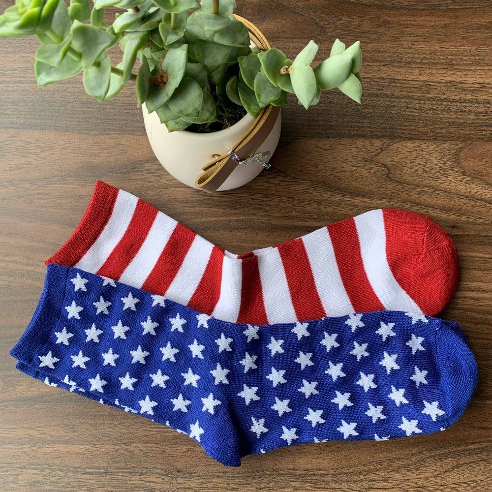 NWOT 2 Pairs of Patriotic Socks
